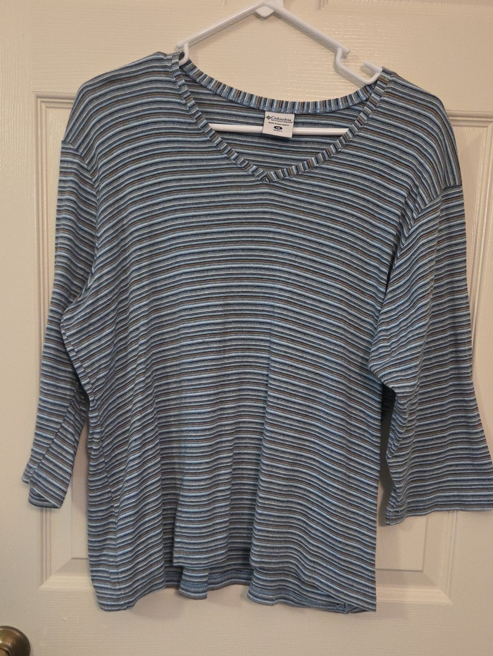Columbia Women's Light Blue Striped V-Neck Long Sleeve Shirt Size 1X